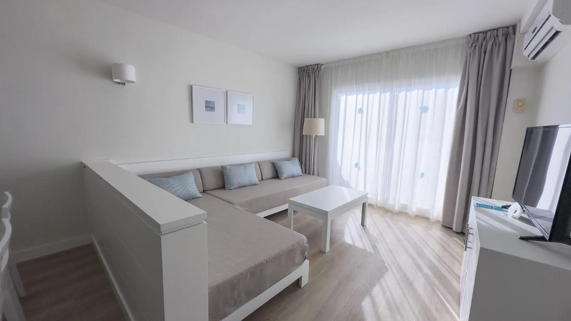 ****  Bluesea Club Martha'S Aparthotel Cala d'Or  Spain